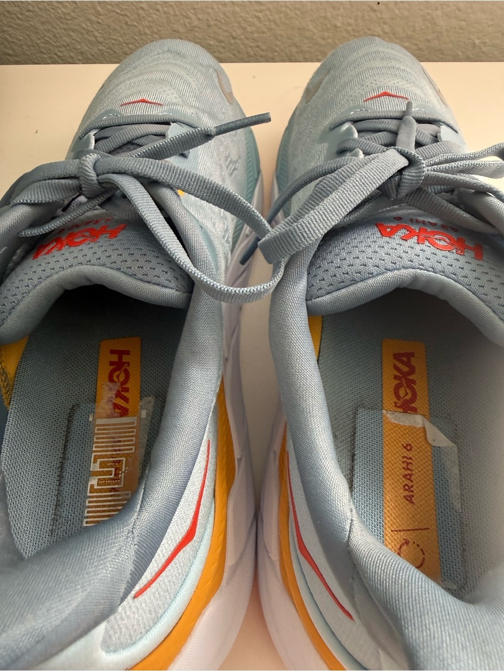 Hoka Arahi 6 Men size 10.5 Running Shoes in Light Blue with Yellow - Picture 8 of 10